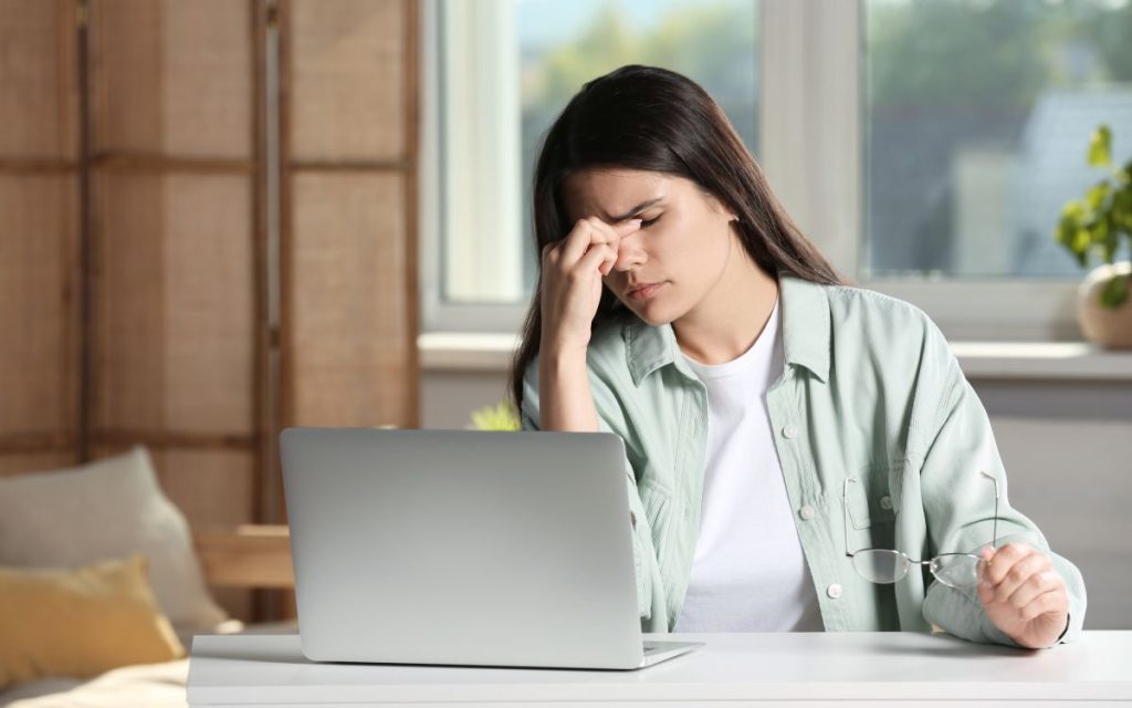 Lưu ý khi bấm các huyệt quanh mắt