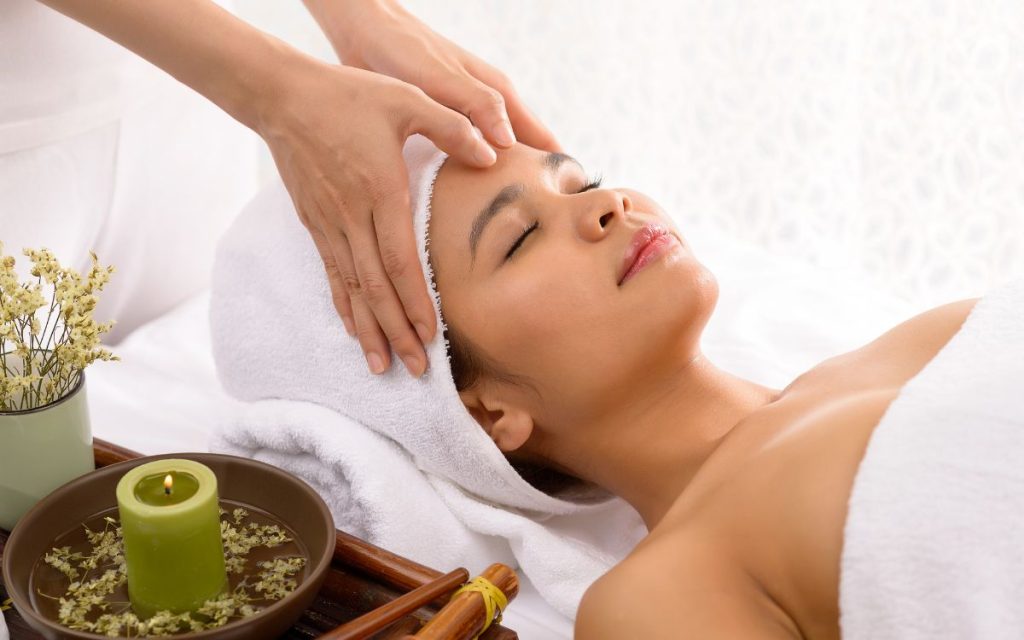 Bấm huyệt chữa nhức mỏi mắt có hiệu quả?