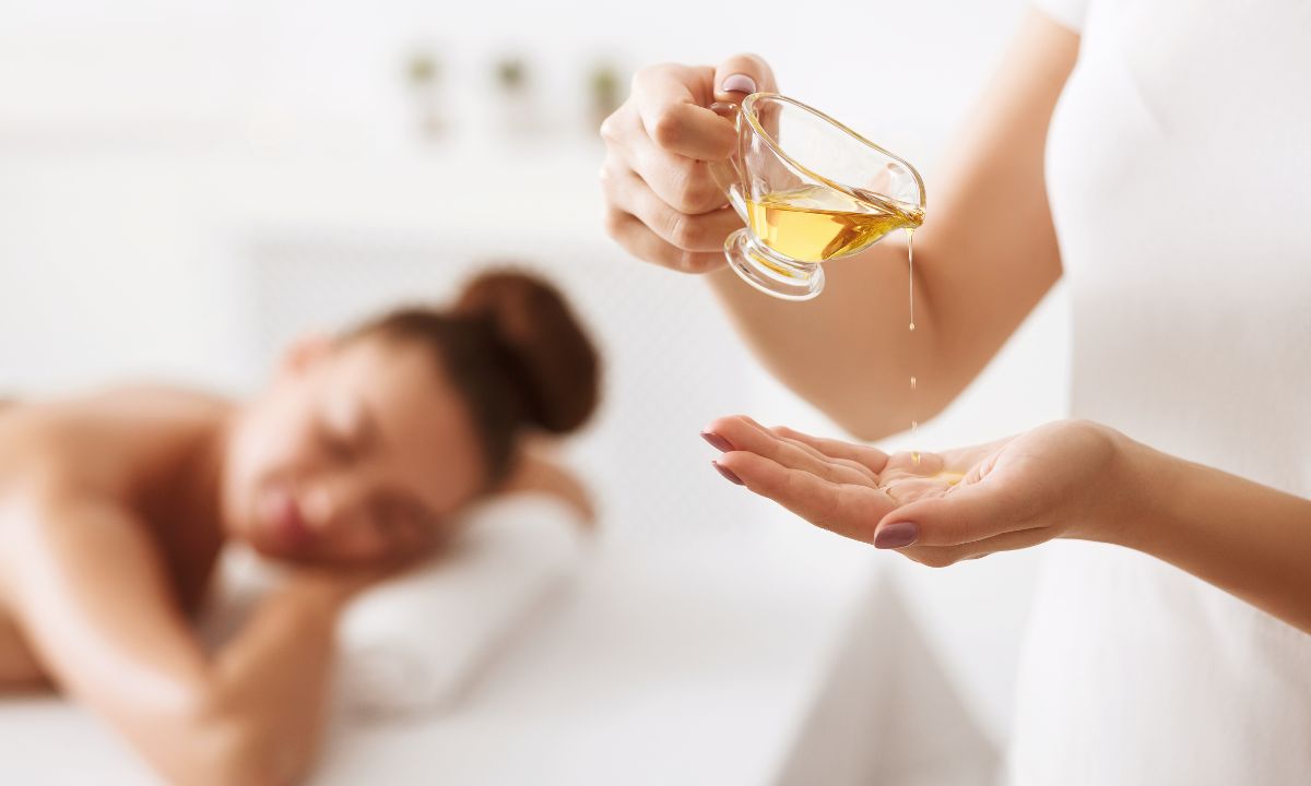 Cách thực hiện massage đầu để giảm căng thẳng