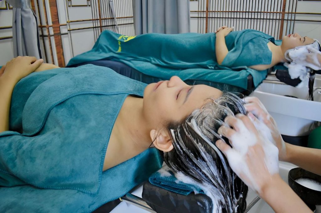 Những điều cần chú ý khi gội đầu vào thời kỳ kinh nguyệt?
