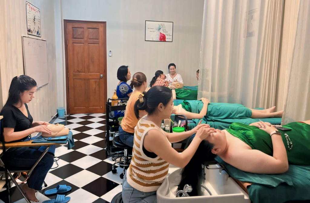 Quyền lợi khi học gội đầu dưỡng sinh Hi Spa