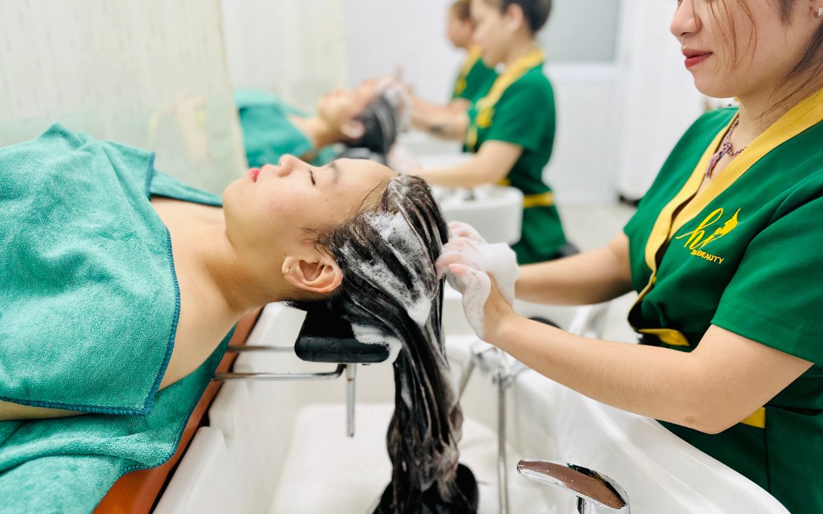 Không gội đầu dưỡng sinh quá thường xuyên