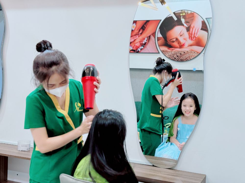 goi-dau-duong-sinh-cho-be-4 Hi Spa – nơi được phụ huynh ở TP.HCM ưu tiên lựa chọn để gội đầu dưỡng sinh cho bé