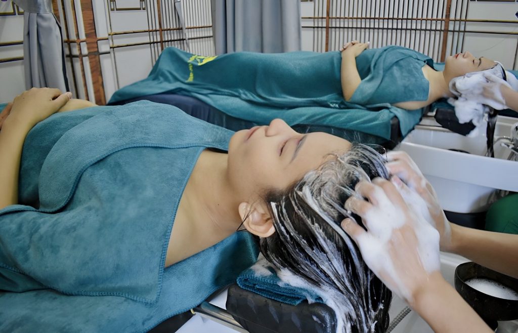 Gội đầu dưỡng sinh giúp thư giãn, thông kinh hoạt lạc