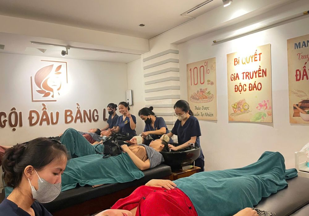 Gội Đầu Bằng Lá