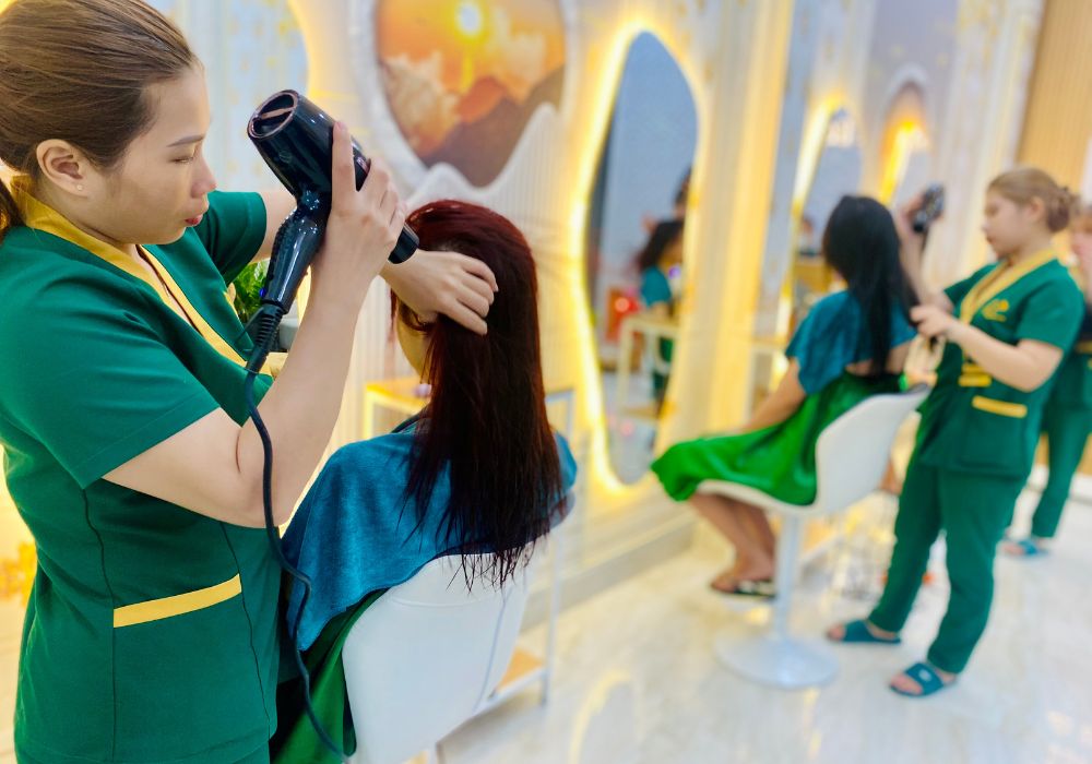 Học gội đầu dưỡng sinh mang đến thu nhập ổn định