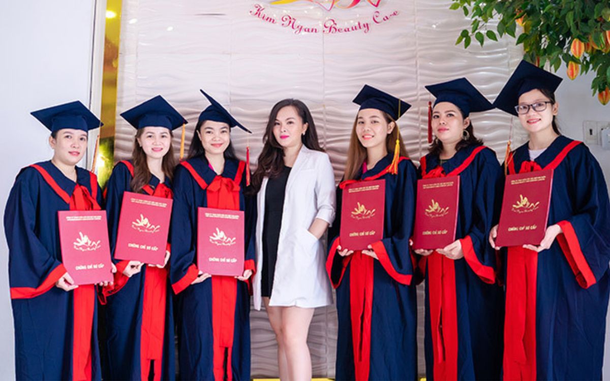 nơi dạy gội đầu