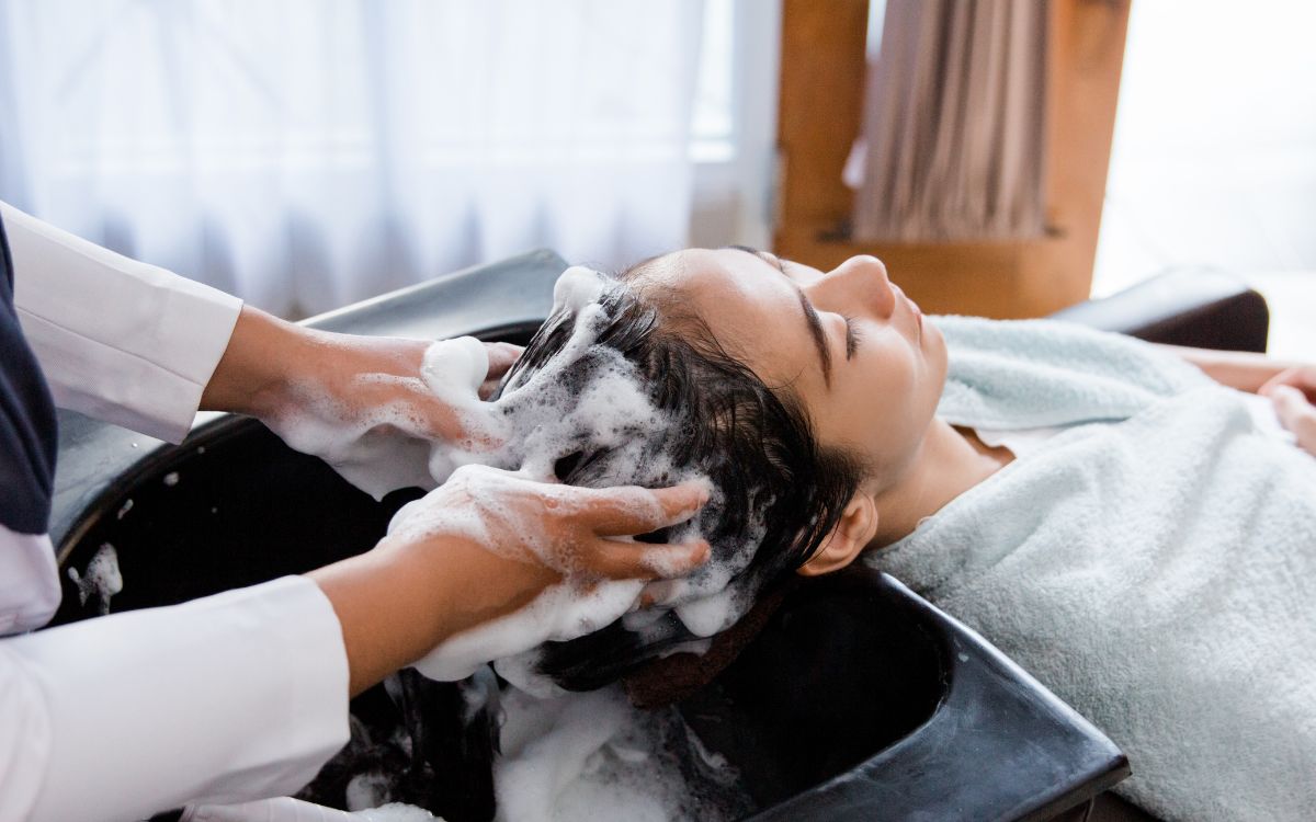 Hướng dẫn gội đầu tại nhà đơn giản và hiệu quả