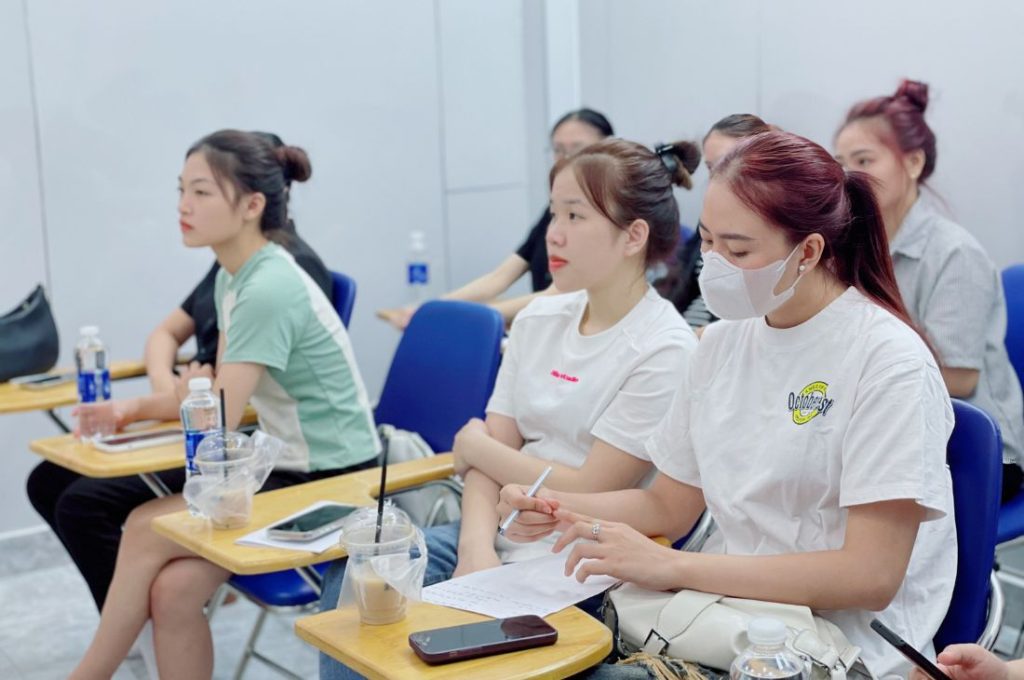 Lớp học spa chăm sóc da kéo dài trong bao lâu?