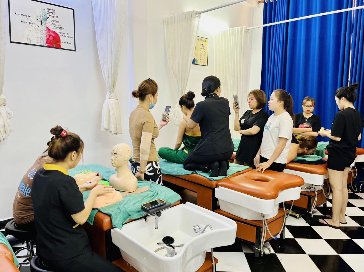 Khóa học thực tế tại Hi Spa