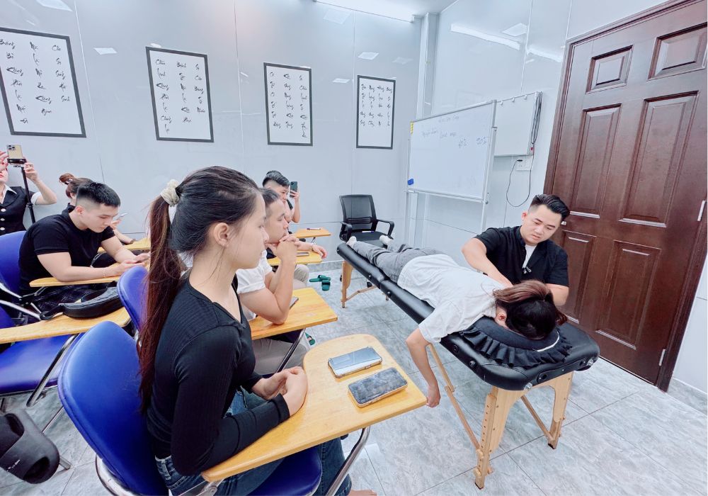 Kỹ thuật massage đả thông kinh lạc