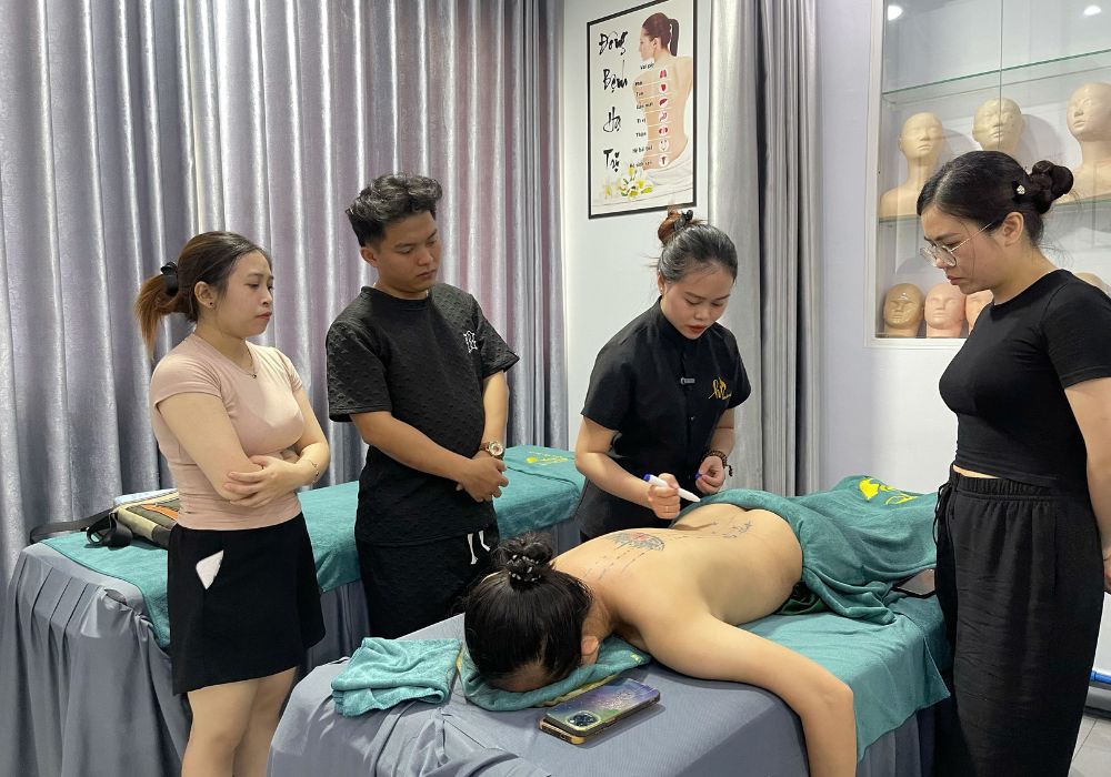 Đối tượng nên tham gia khóa học massage đả thông kinh lạc