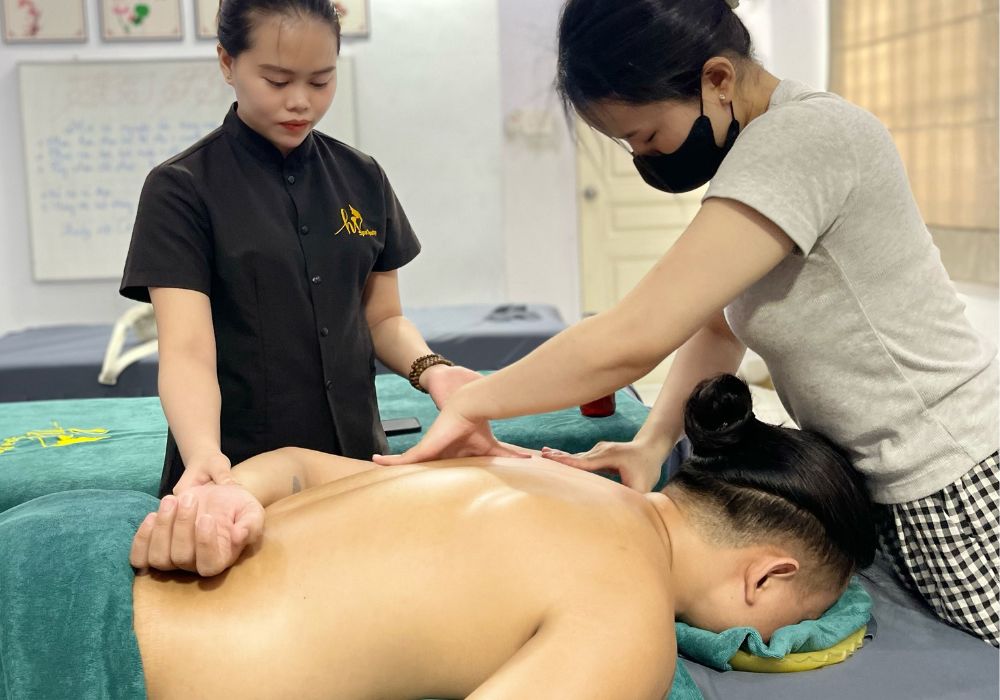 Lợi ích khi tham gia khóa học massage đả thông kinh lạc