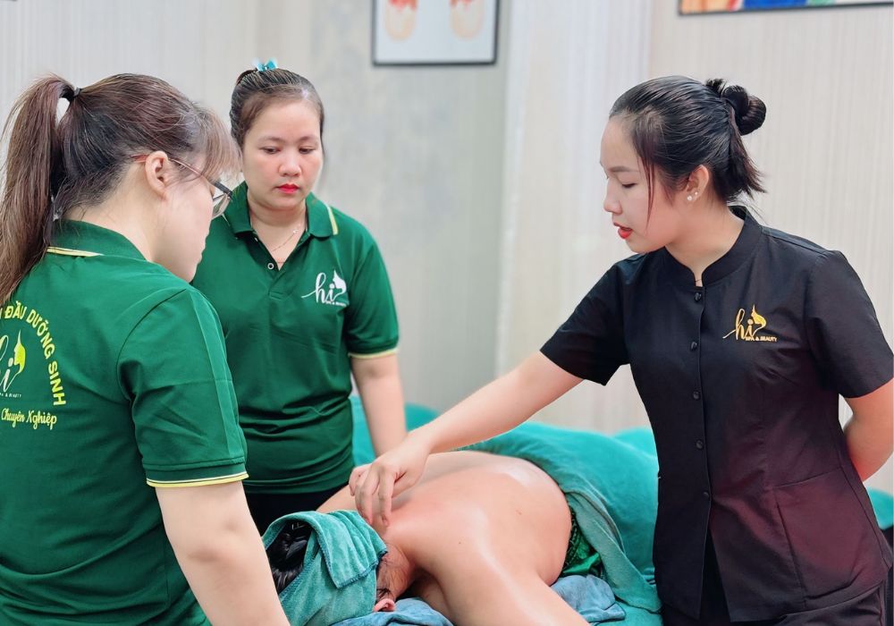 Tổng quan về khóa học massage đả thông kinh lạc tại Hi Spa