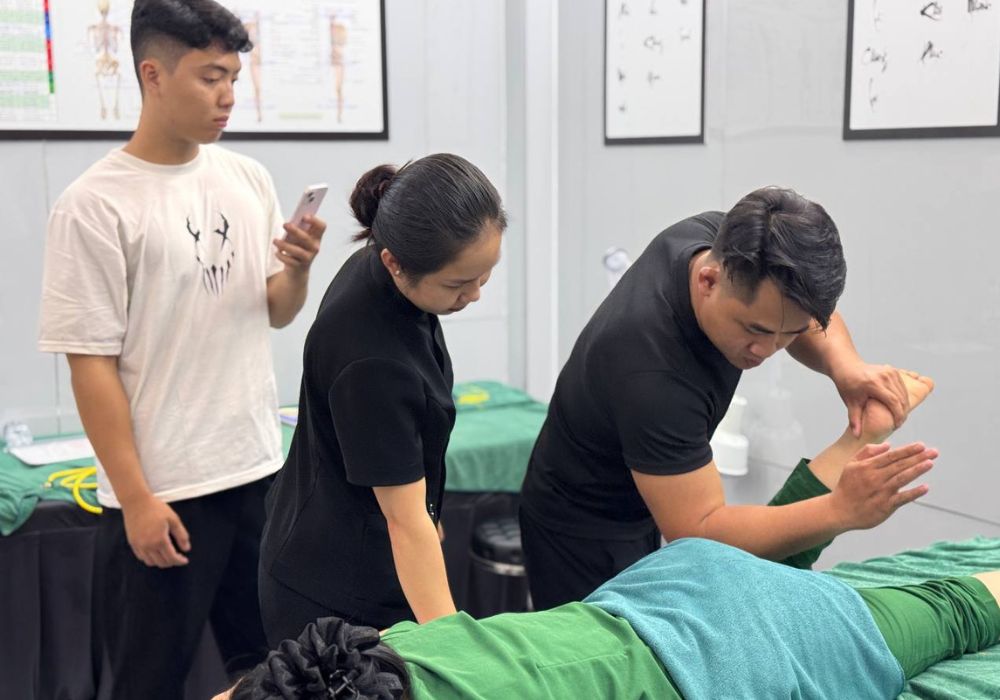 Có nên học khóa massage đả thông kinh lạc không?