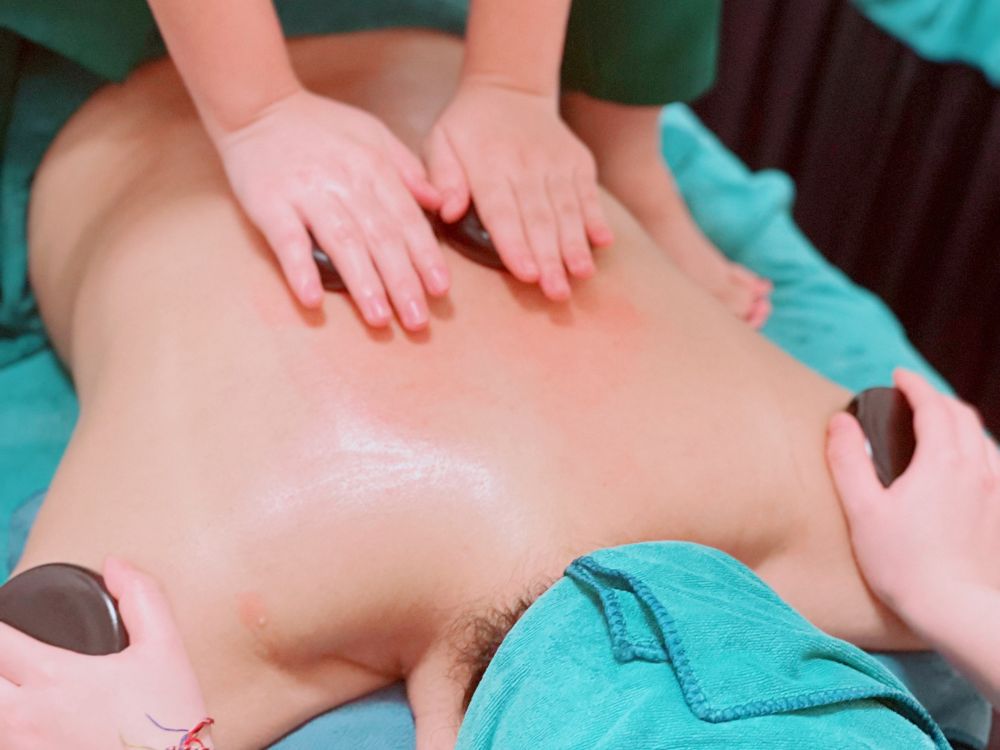 Massage body đá nóng có tác dụng gì?