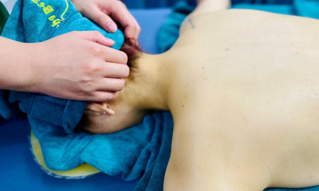 Tác dụng của massage cổ vai gáy