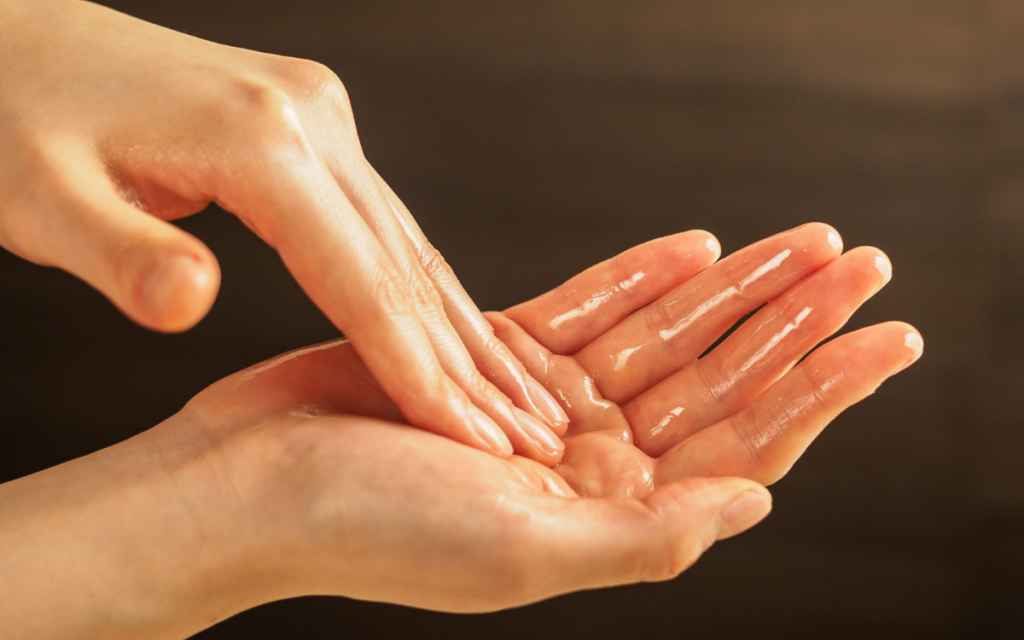 Cách massage tay giảm đau hiệu quả