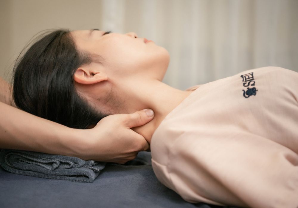 Trị liệu Massage tại The Diamond Spa