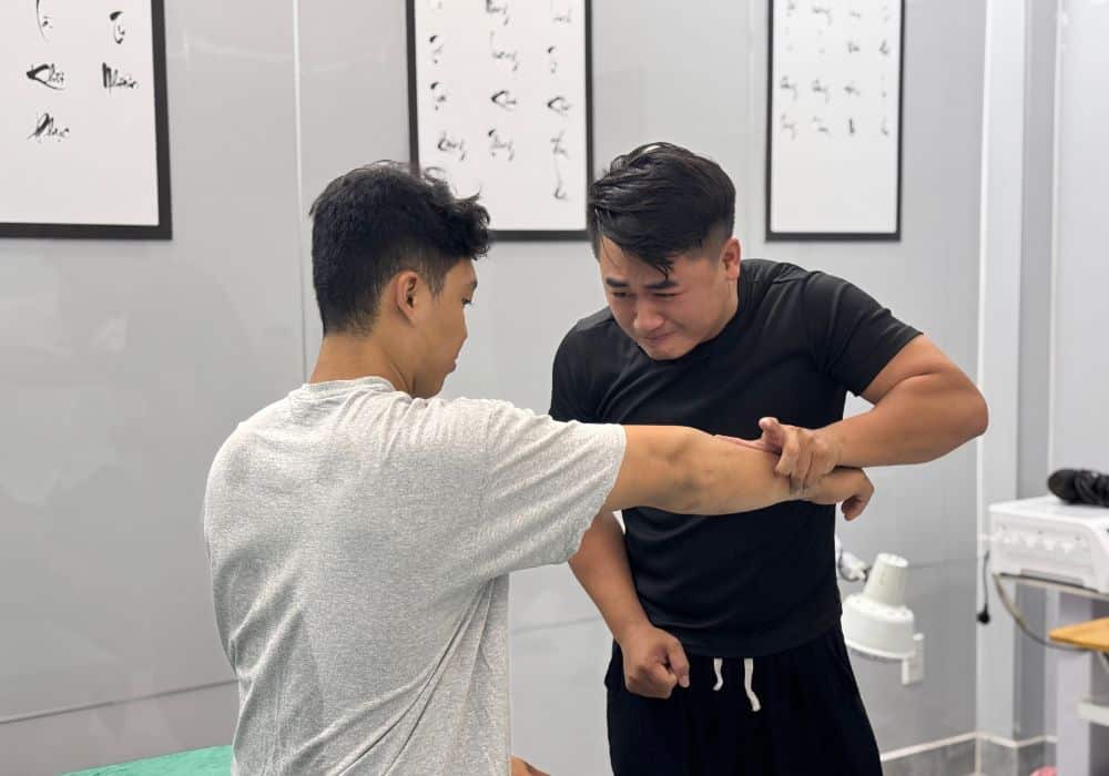 massage-tri-lieu-xuong-khop-4 Quy trình massage trị liệu xương khớp tại spa