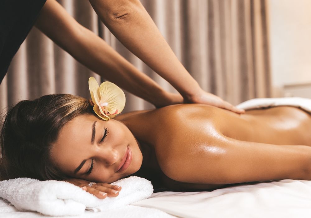 Lợi ích massage yoni đối với nữ