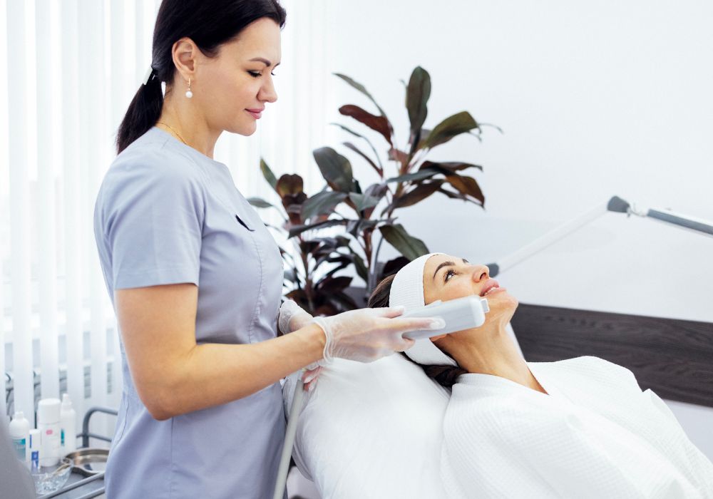 Những ai không nên thực hiện trẻ hoá da bằng công nghệ HiFu