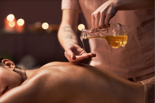 Tinh dầu massage body loại nào tốt?