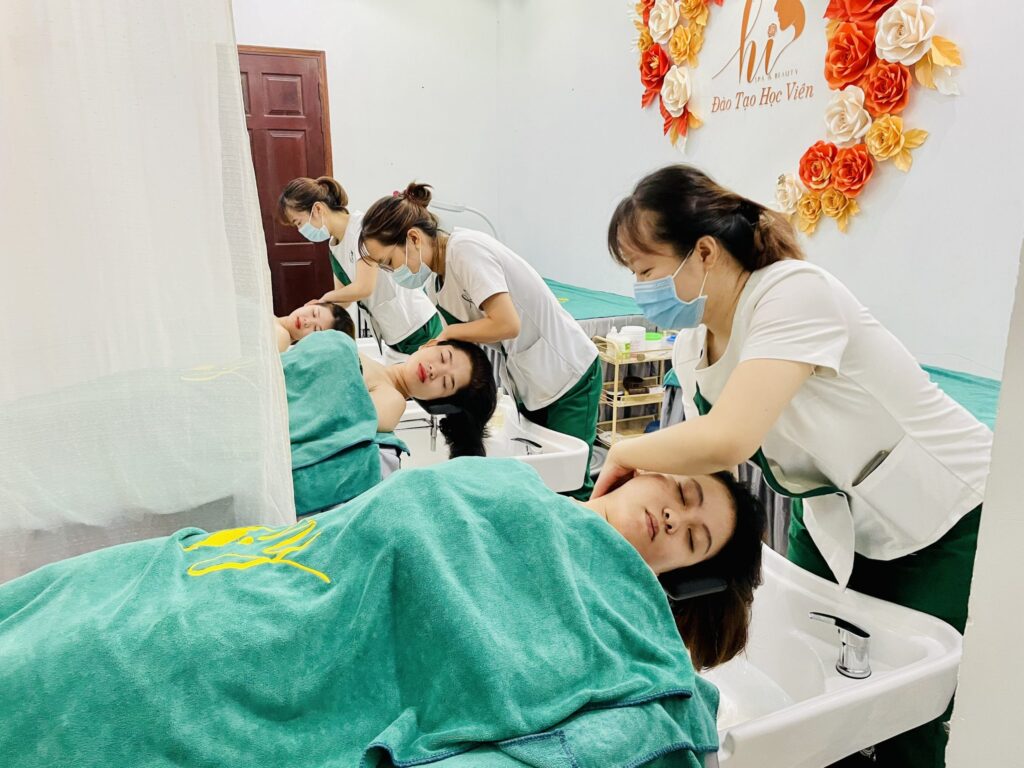 Trải nghiệm dịch vụ gội đầu dưỡng sinh giá rẻ tại HiSpa