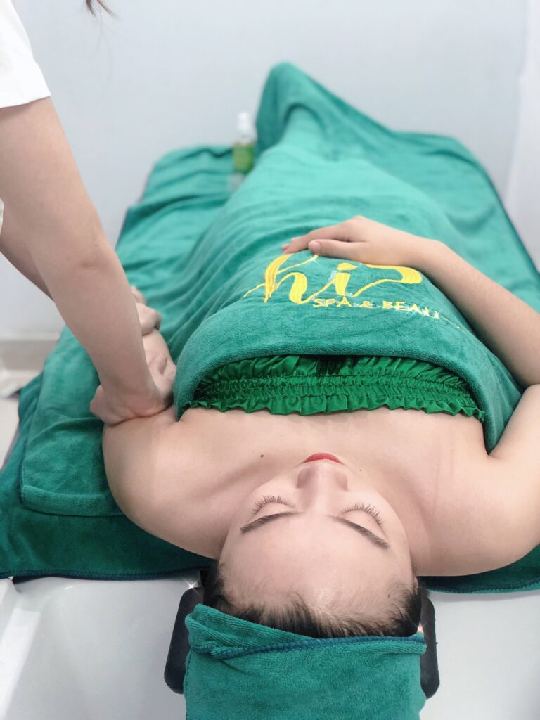 Lợi ích khi massage tay có thể bạn chưa biết