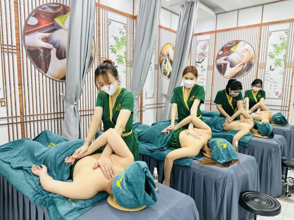 Massage body dịch vụ yêu thích cả nam lẫn nữ